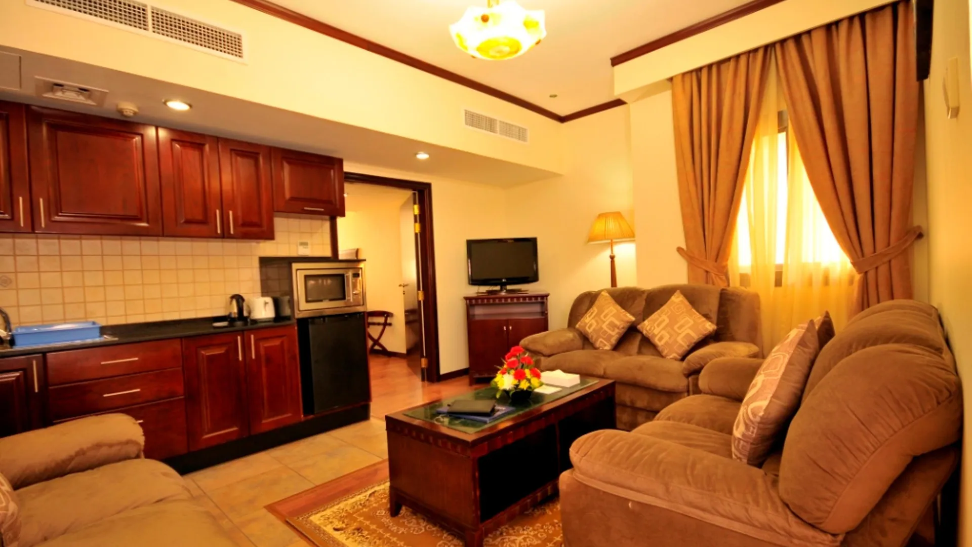 Sharjah Royal Tulip Hotel Apartments توليب رويال الشارقة 4*,  Émirats arabes unis