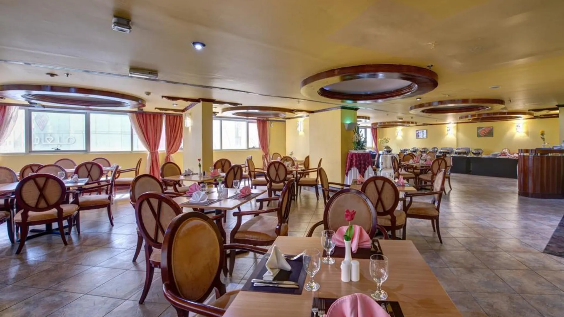 Royal Tulip Sharjah Hotel Apartments الشارقة رويال توليب شقة فندقية